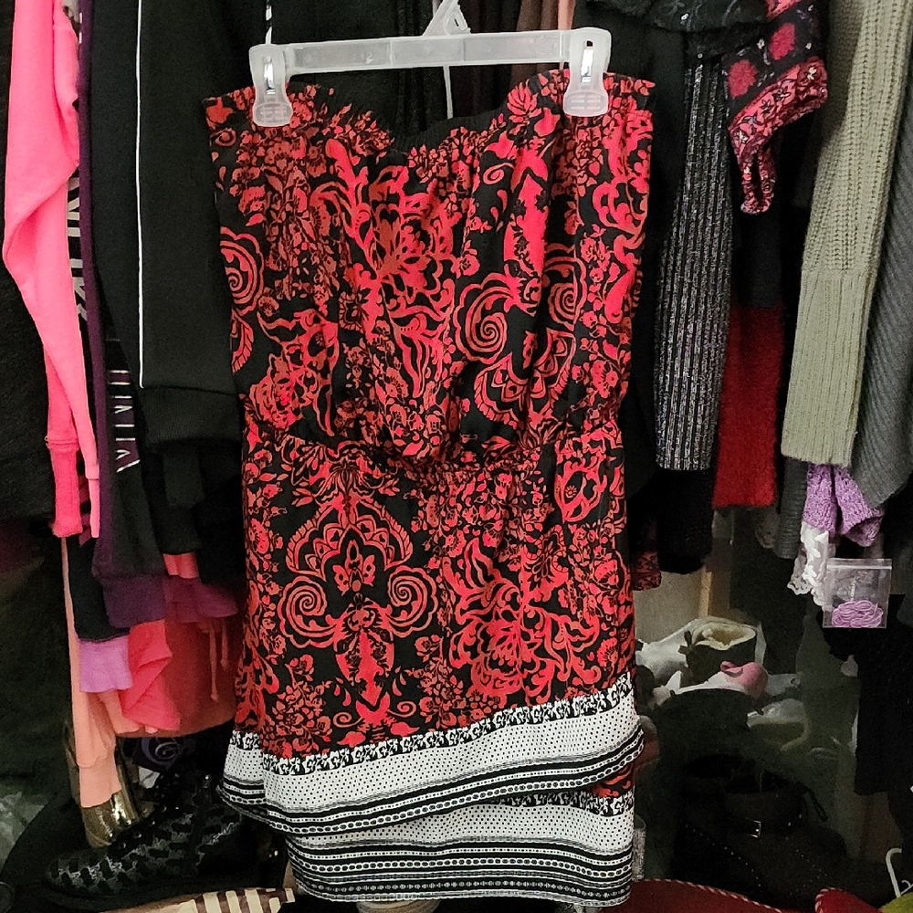 Express  Lg Red&Black Strapless Dress